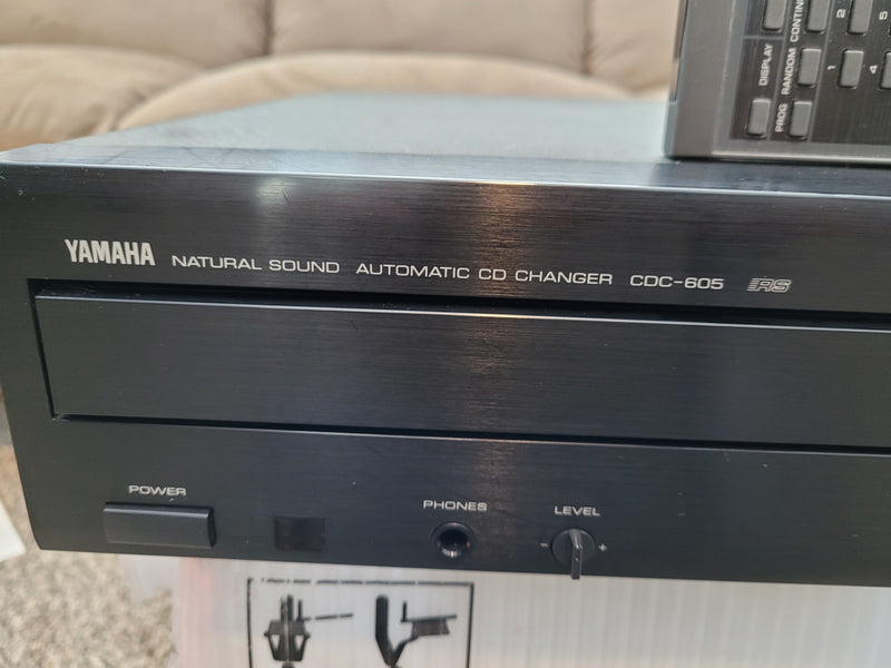Vintage 1990 Yamaha Model CDC-605 5 Disc CD Player/Changer with Remote Control